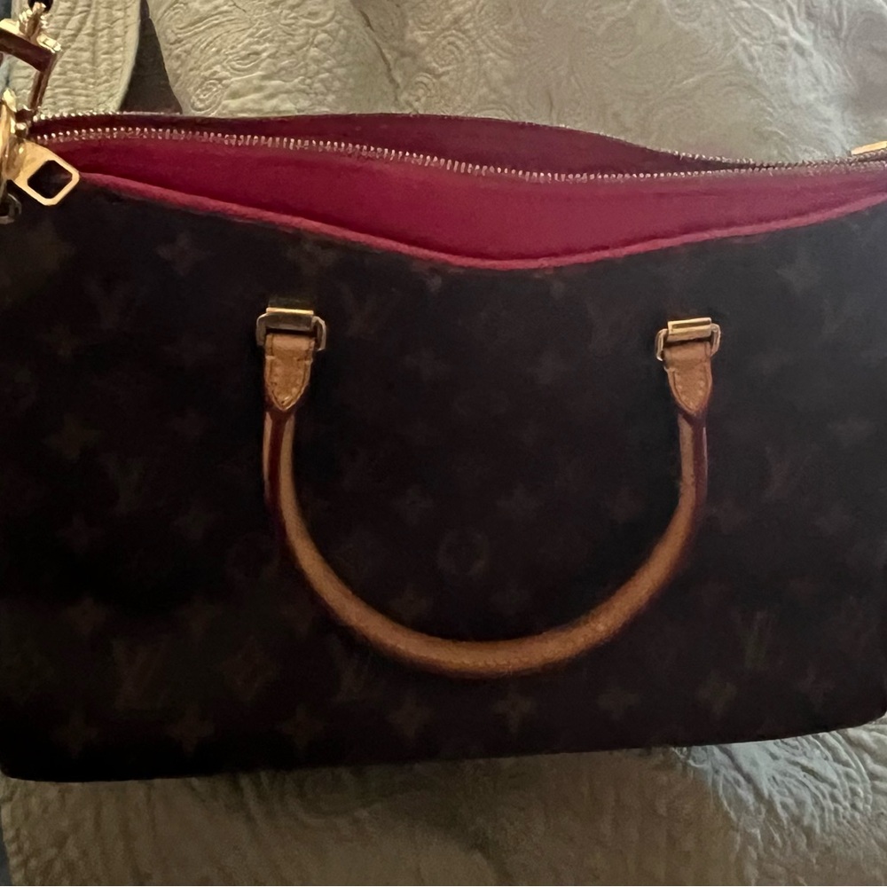 Louis Vuitton Brown and pink  Handbag 
Palas BB